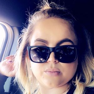 Meet your Posher, Rebeca